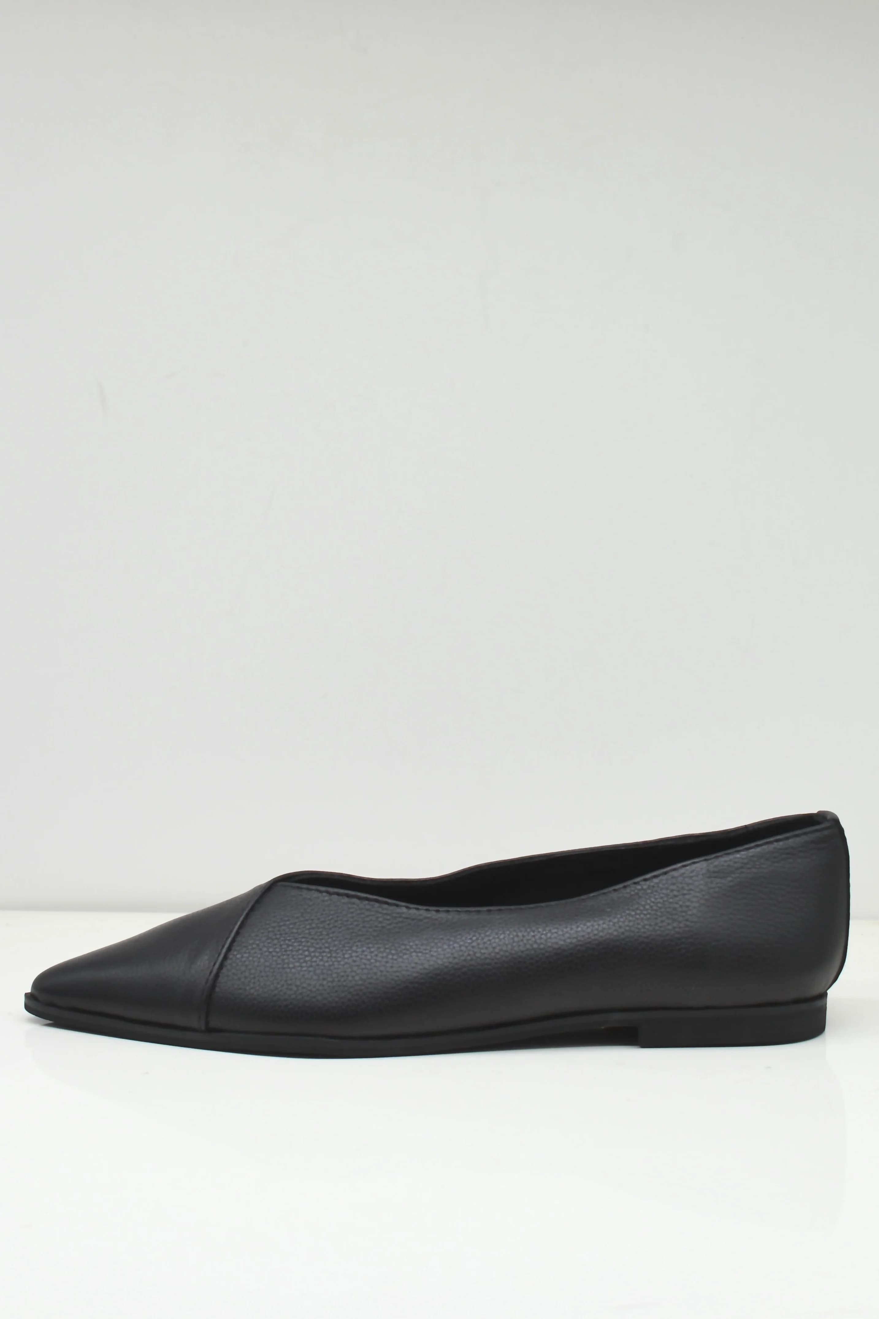 Elle - Pointed Pump (Cross over)