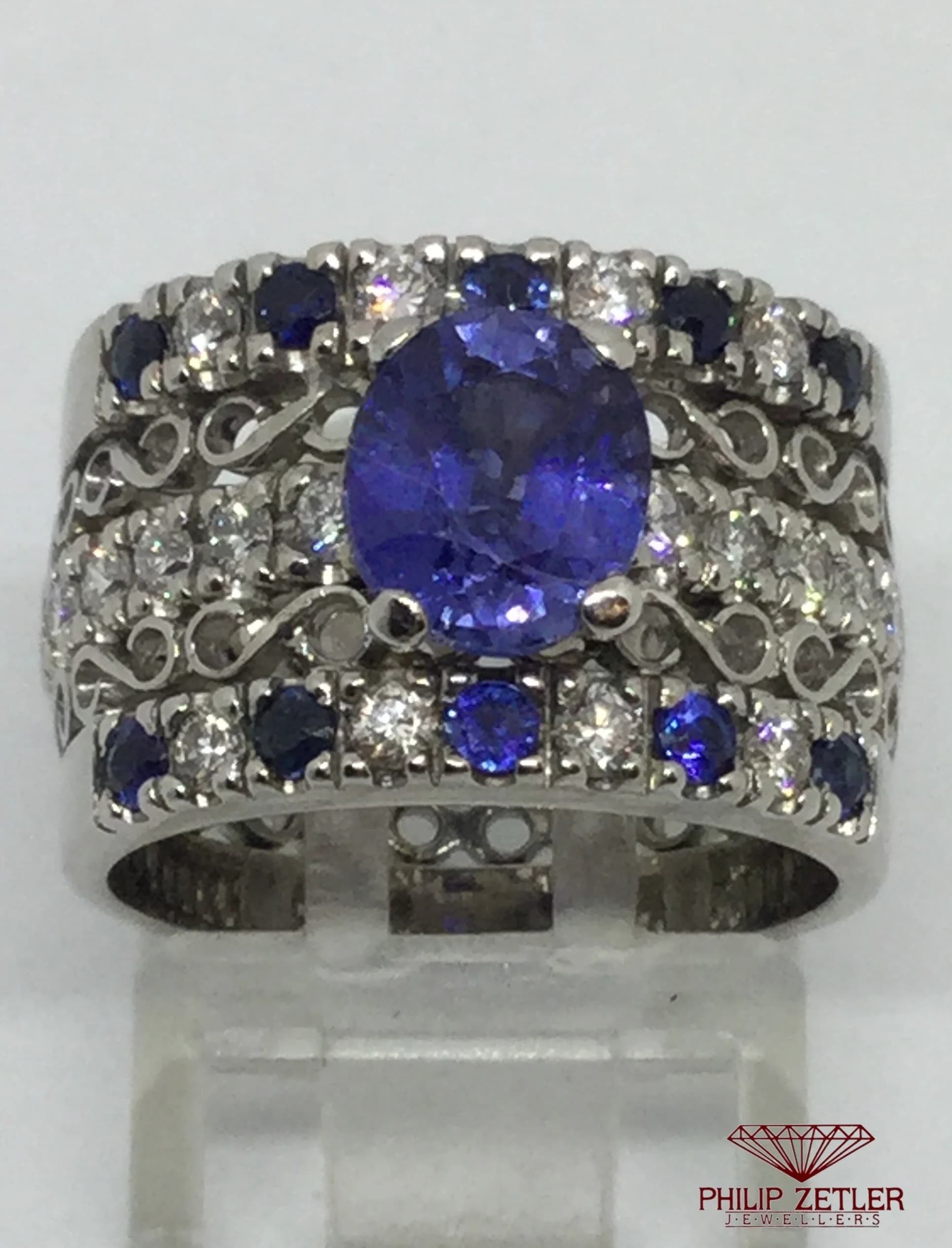 18 ct White Gold Blue Sapphire & Tanzanite Diamond Barrel Ring