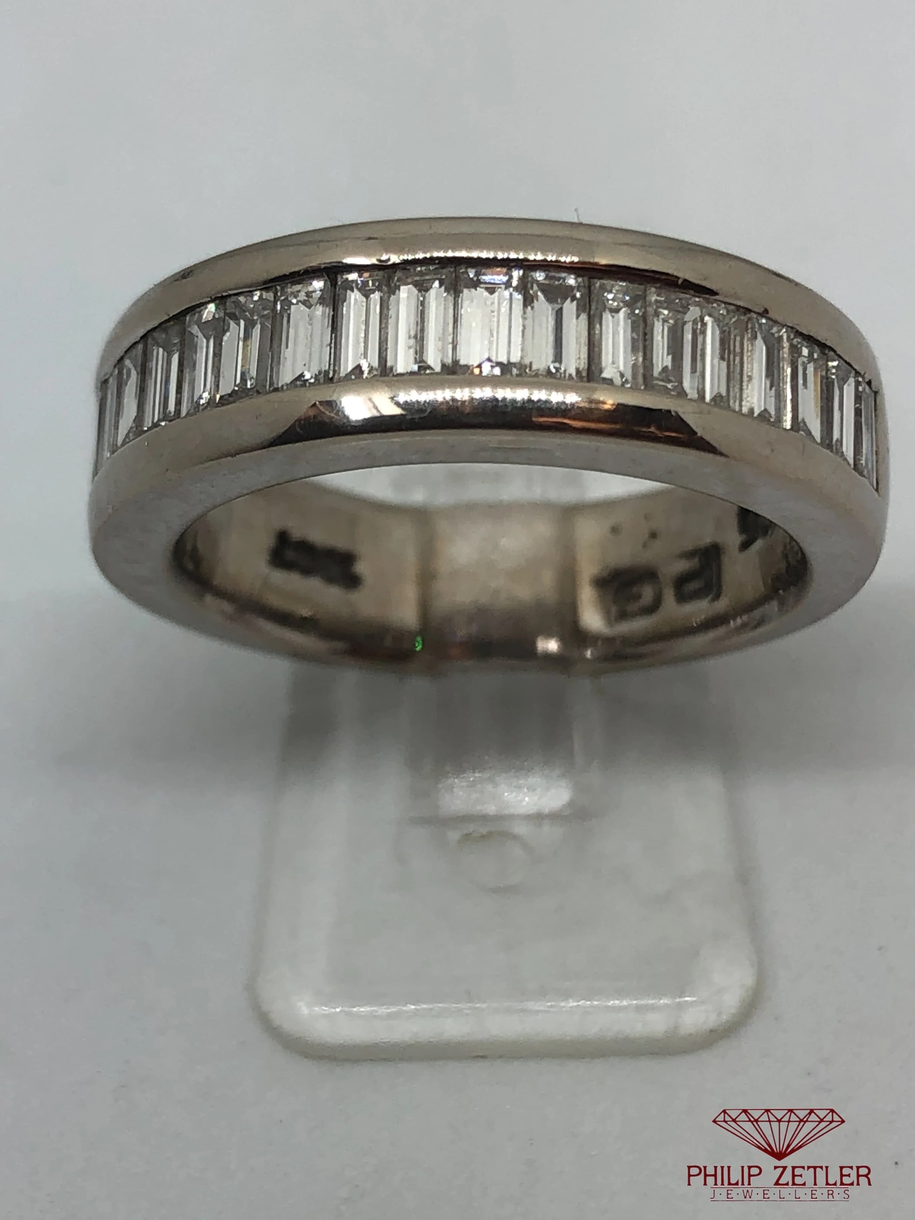18ct Diamond Buguette  Eternity Ring! Smooth Top