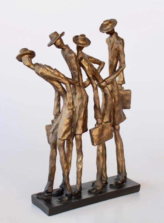 4 Standing Friends