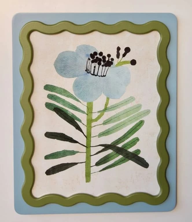 Blue & Green Scallop Flower Picture