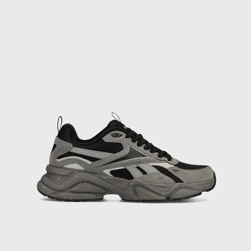 Reebok Mens Charge Run Sneakers Black