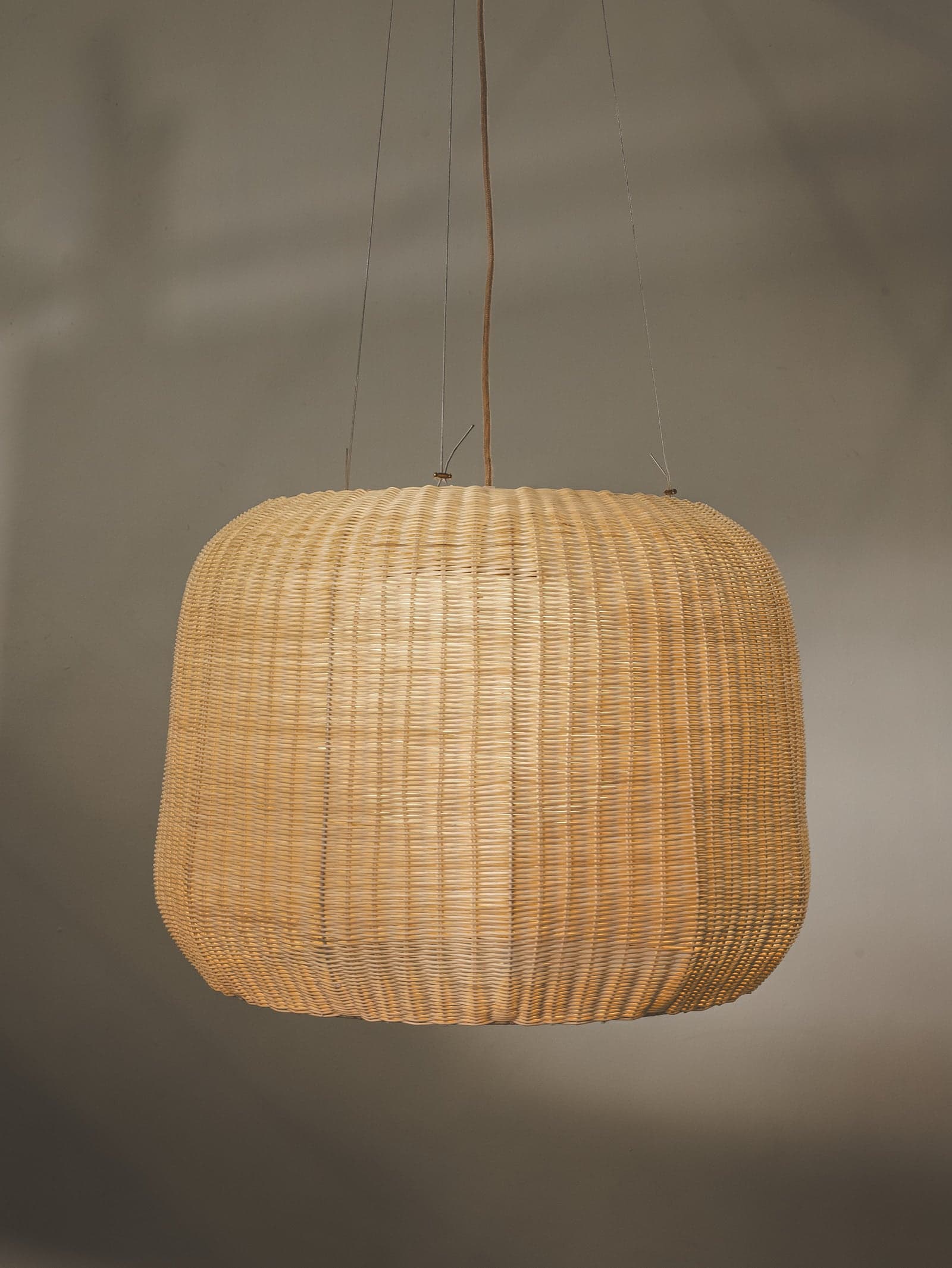 Spectre Pendant in Natural