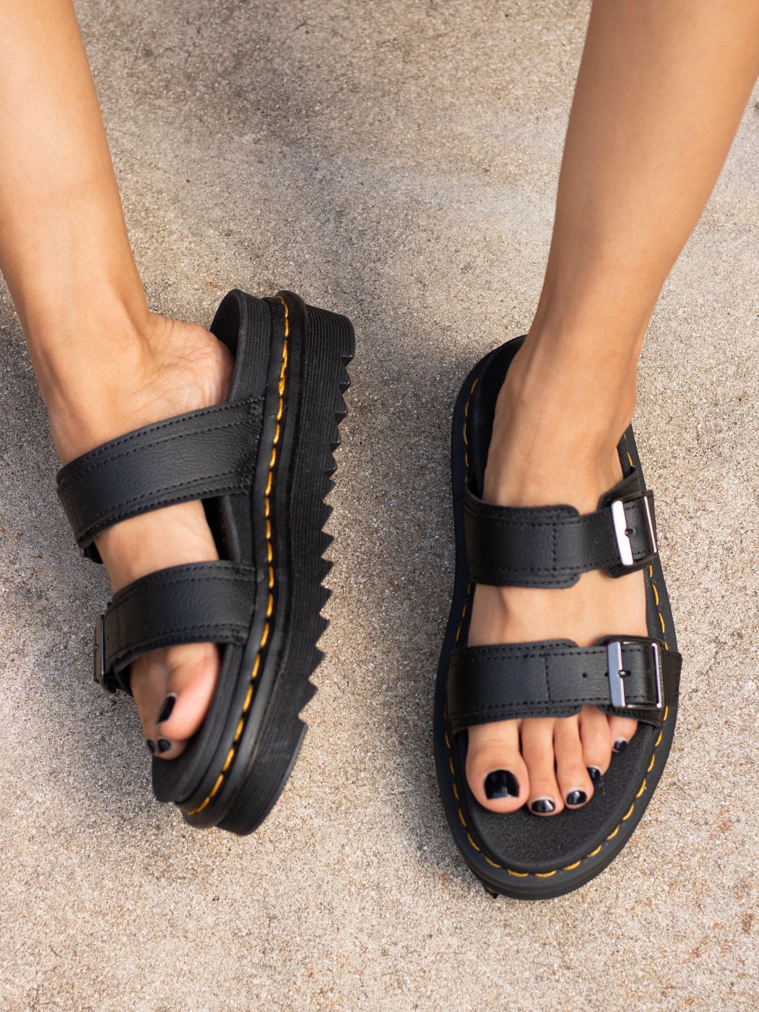 DR. MARTENS MYLES BLACK