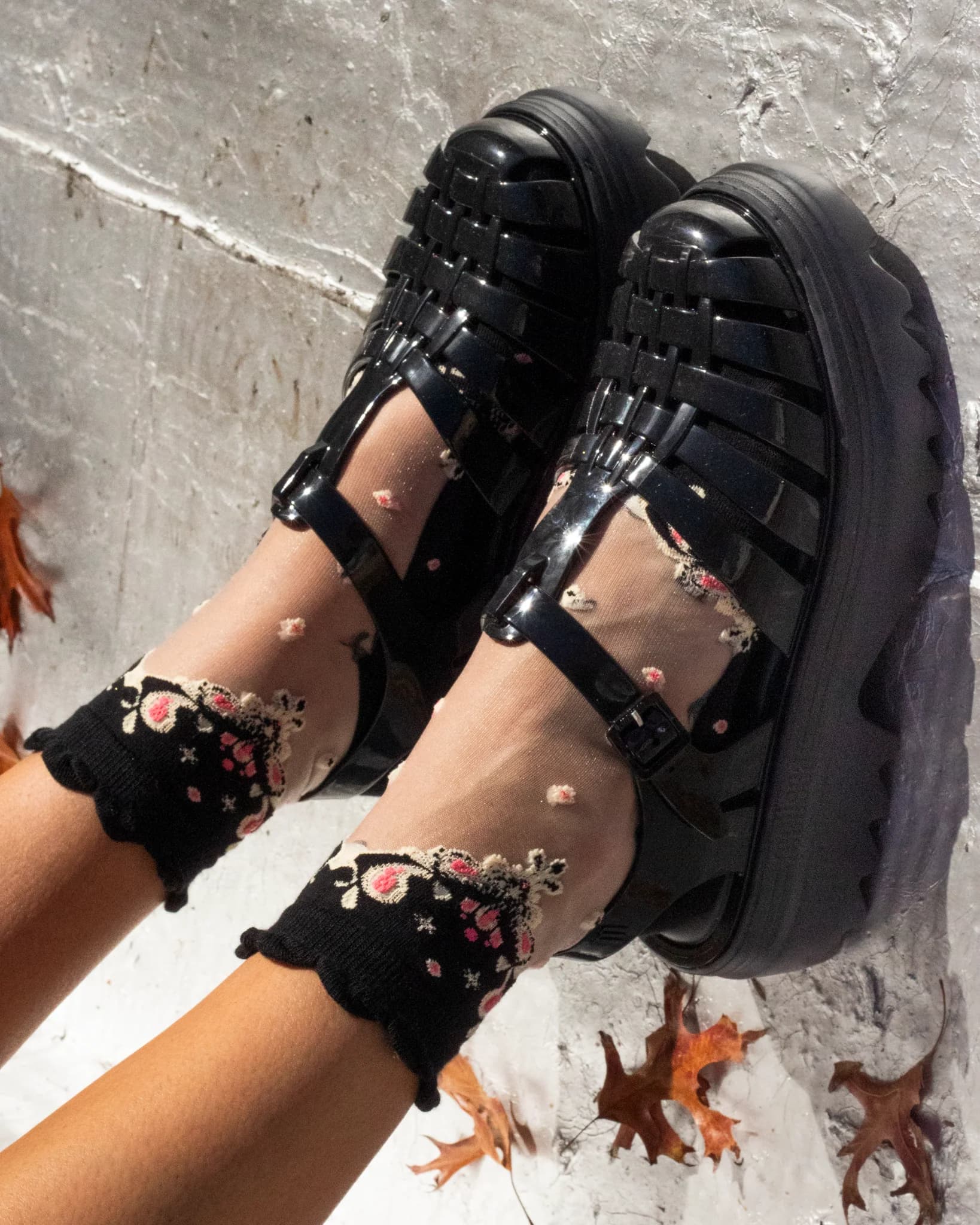 POSSESSION PLATFORM BLACK