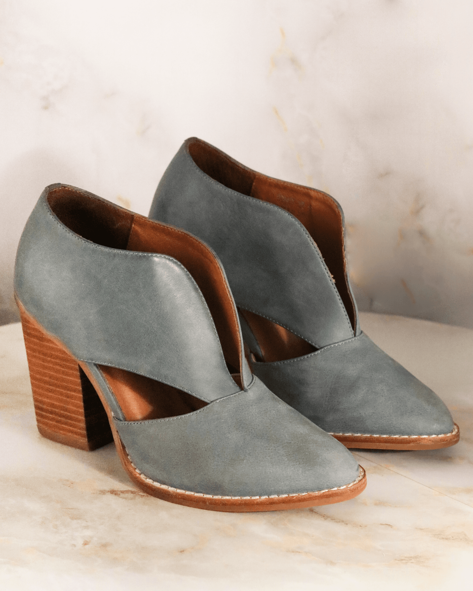 Jeffrey Campbell Deep-V Blue EU 36 - Pre-Loved