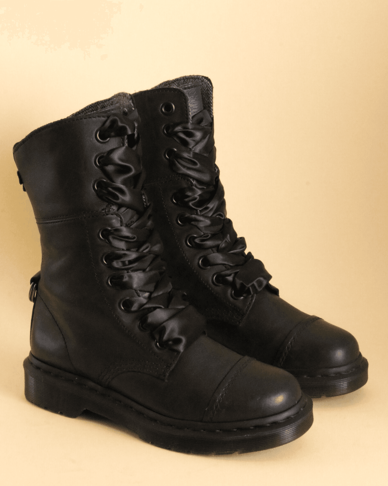 DR. MARTENS AIMILITA TRIUMPH BLACK GREY TWILL 1 - UK 4 - Pre-Loved