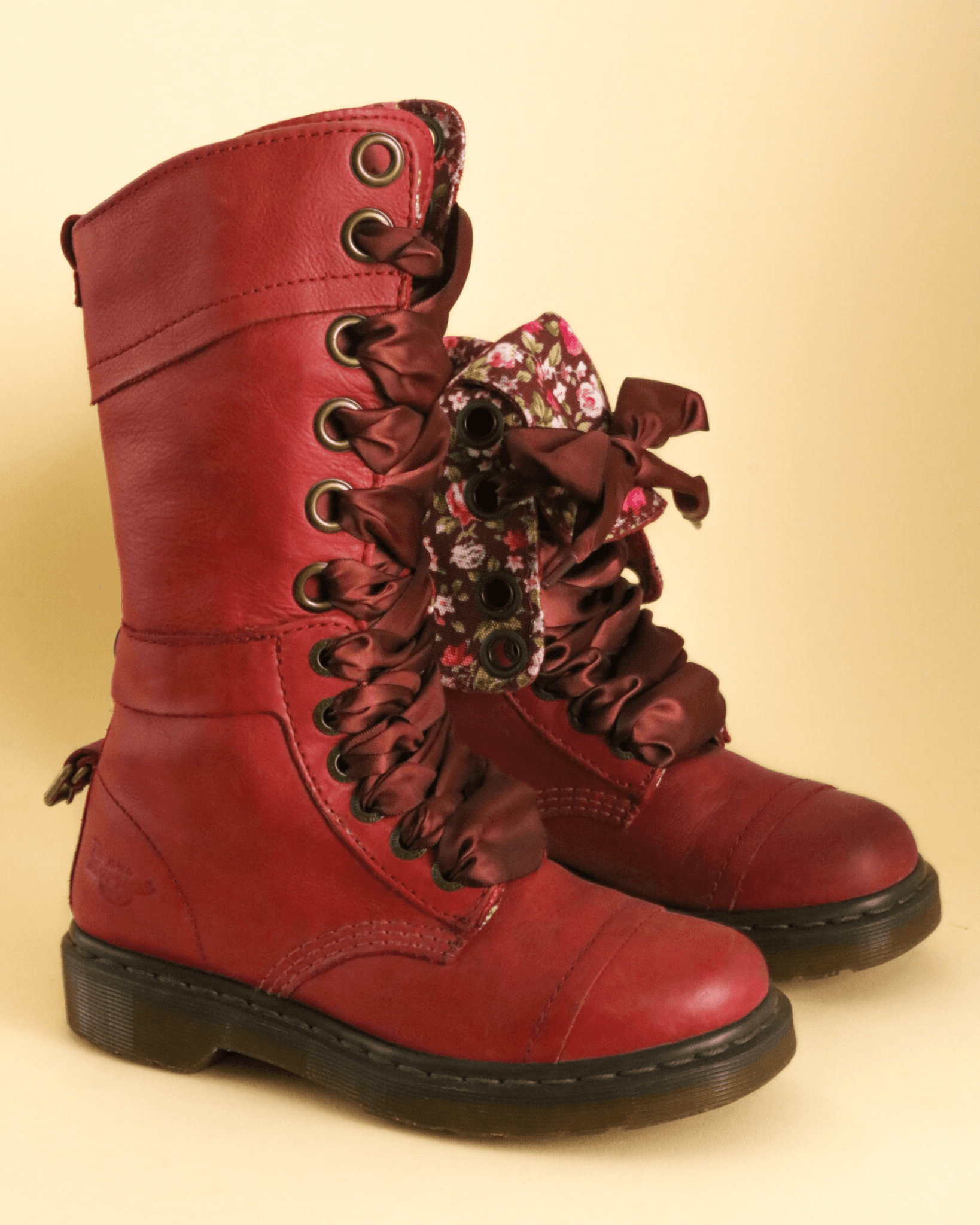 DR. MARTENS TRIUMPH CHERRY MIRAGE FLORAL - UK 3 - Pre-Loved