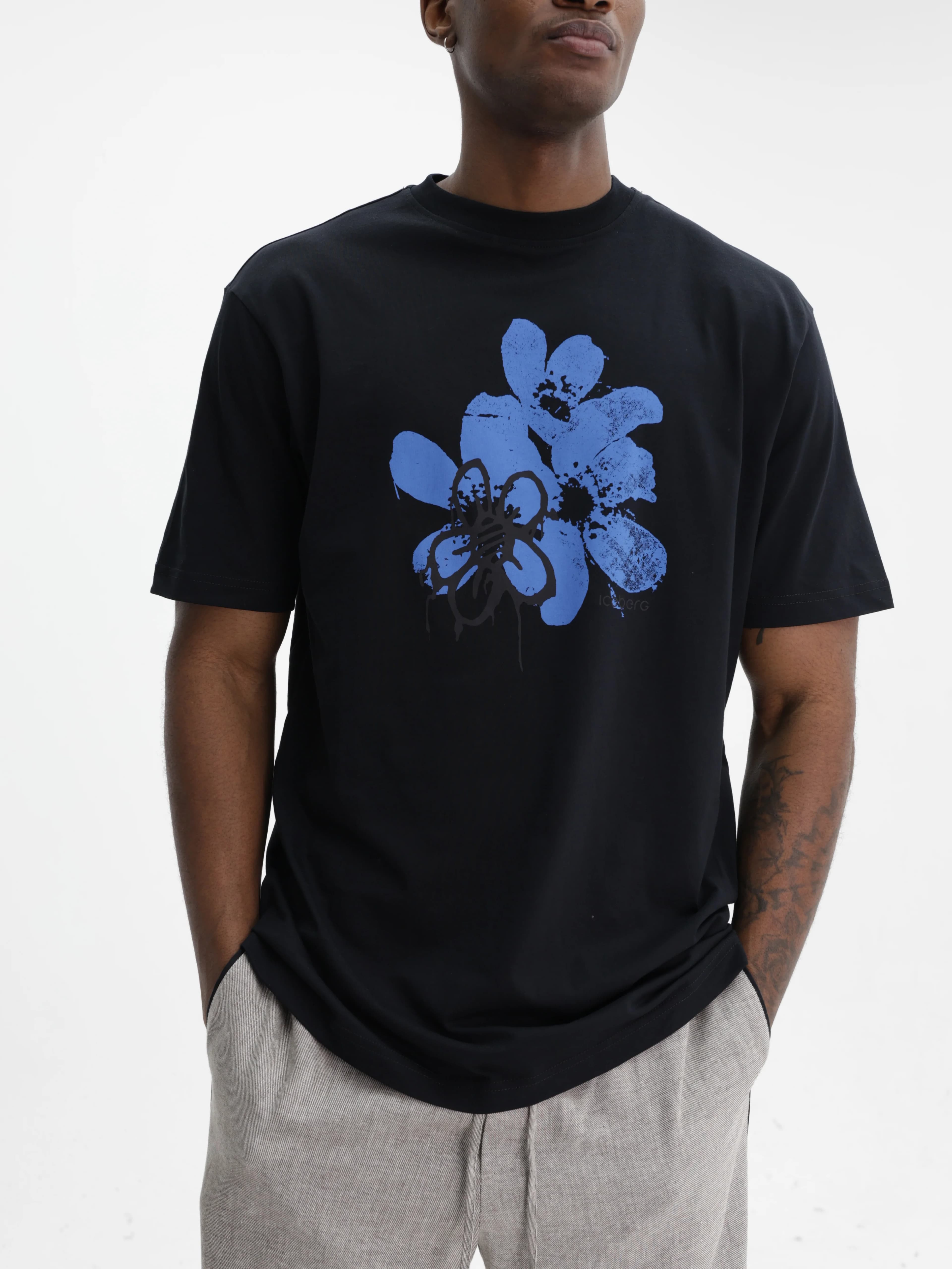 Iceberg T-Shirt Blu Flower Print Black