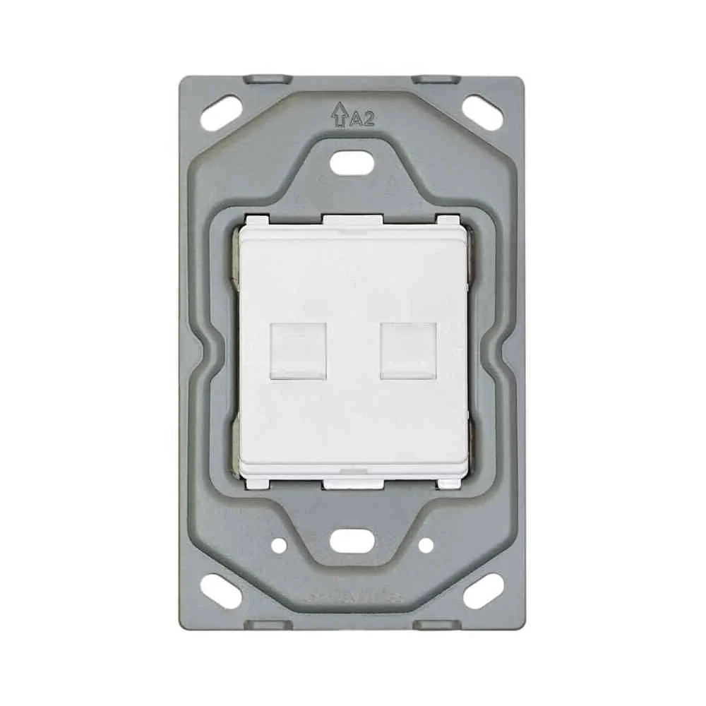 VETi 3 Double Data Socket Yoke 4x2