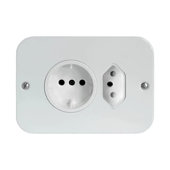 Crabtree Industrial Slimline Schuko Unswitched Combo Socket 2x4