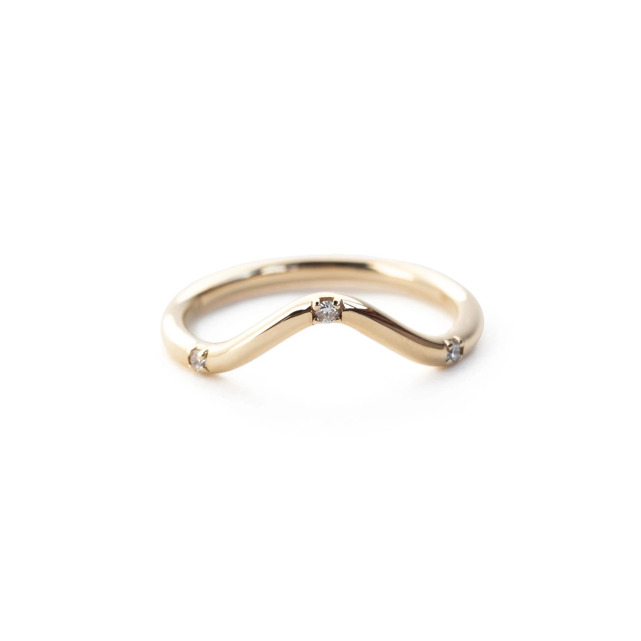 Gentle Three Diamond Arch Band