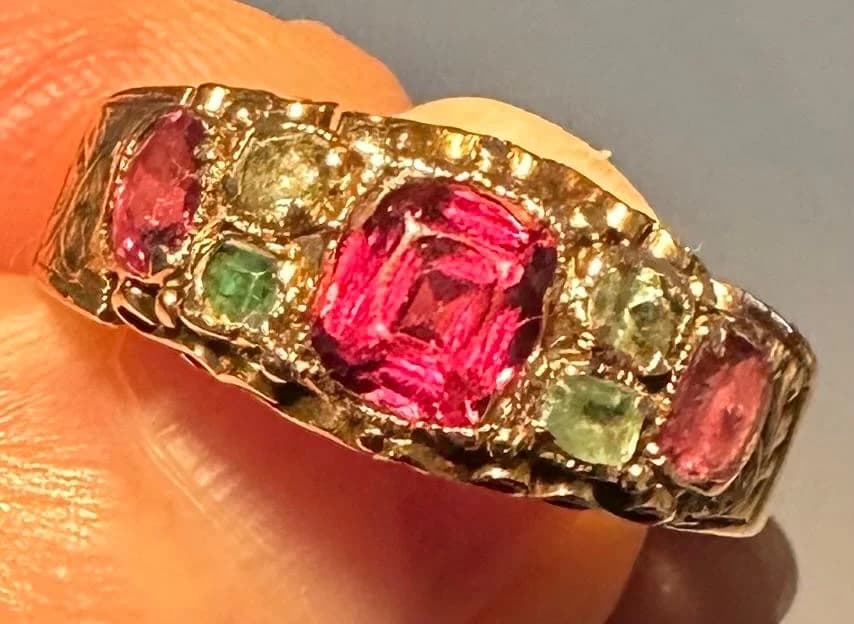 15ct Garnet Emerald Ornate design Victorian Dress Ring