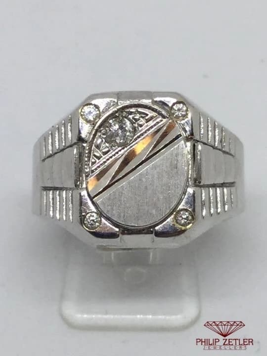 18ct White Gold Diamond Ring