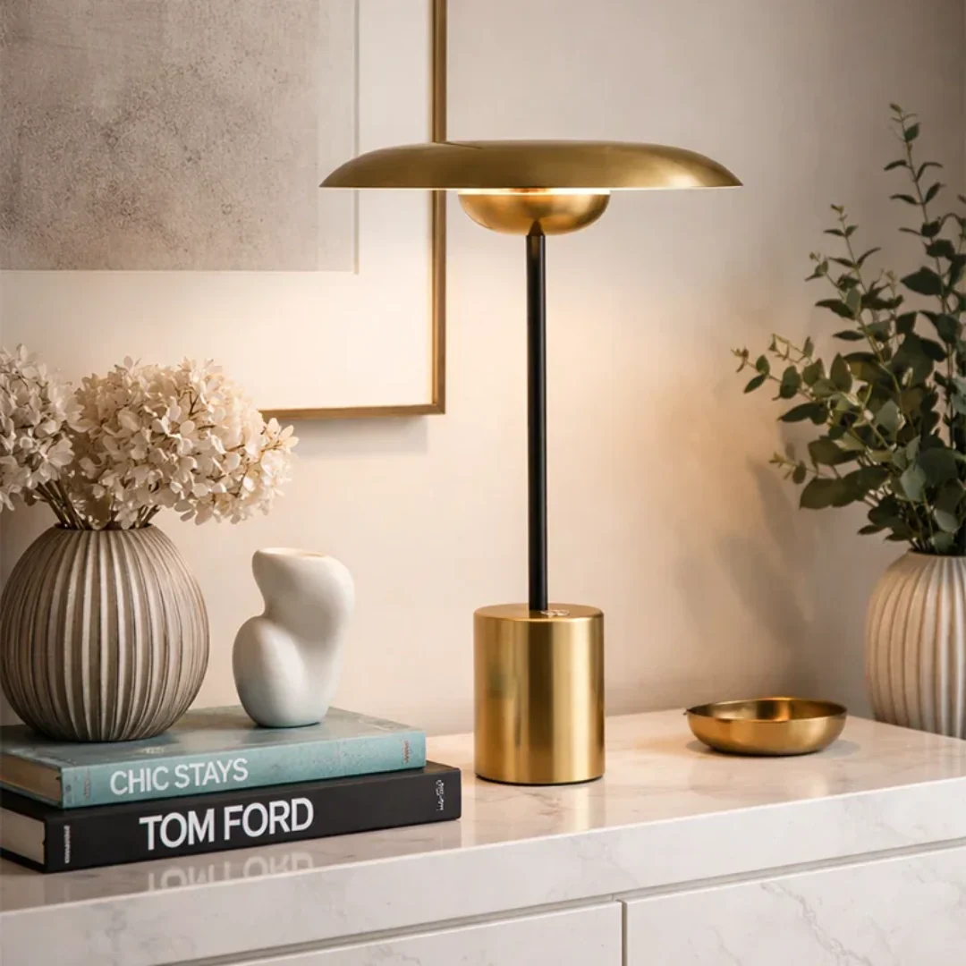 Nero Stem Table Lamp - Black and Gold
