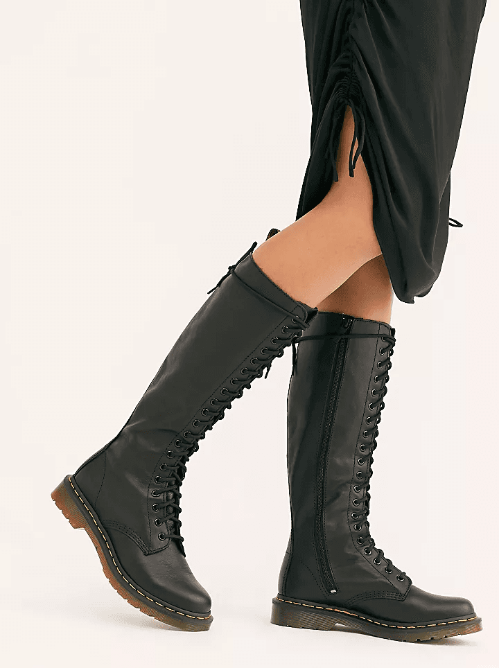 DR. MARTENS 1B60 BLACK VIRGINIA