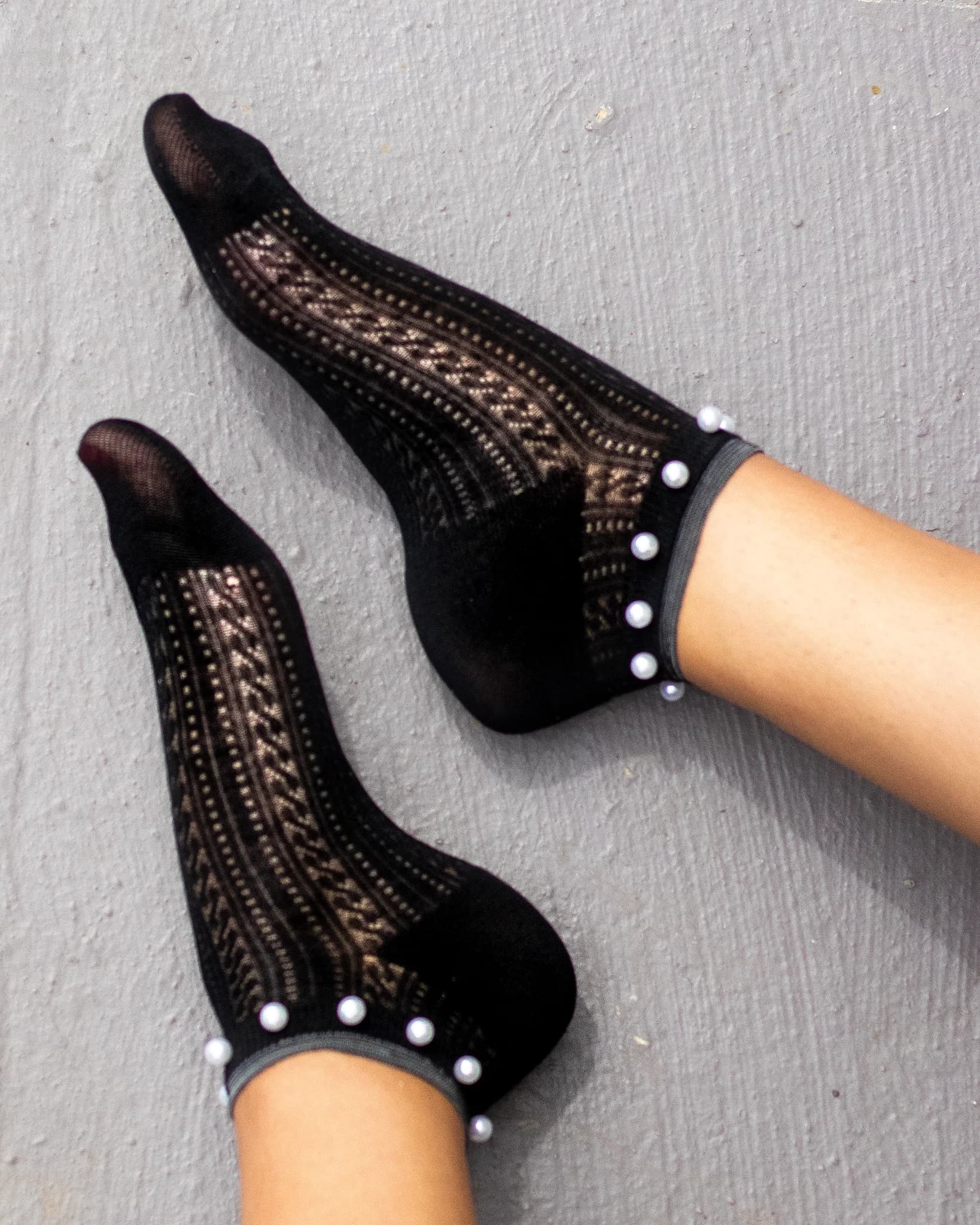 ANKLE EYELET PEARLS FRILL BLACK