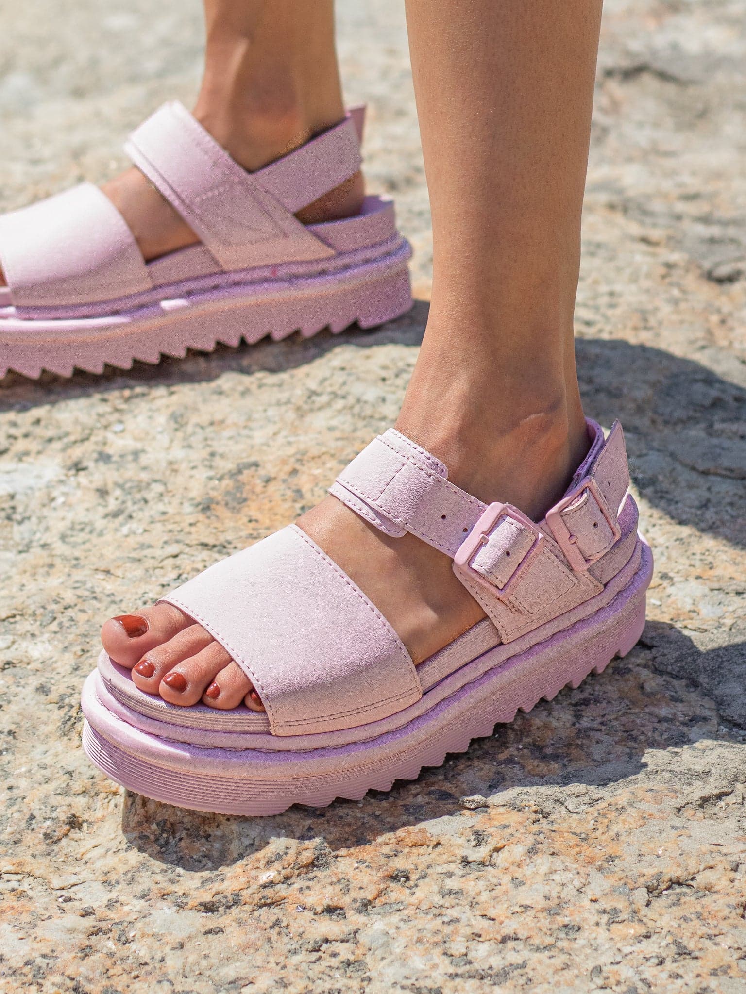DR. MARTENS VOSS PINK MONO