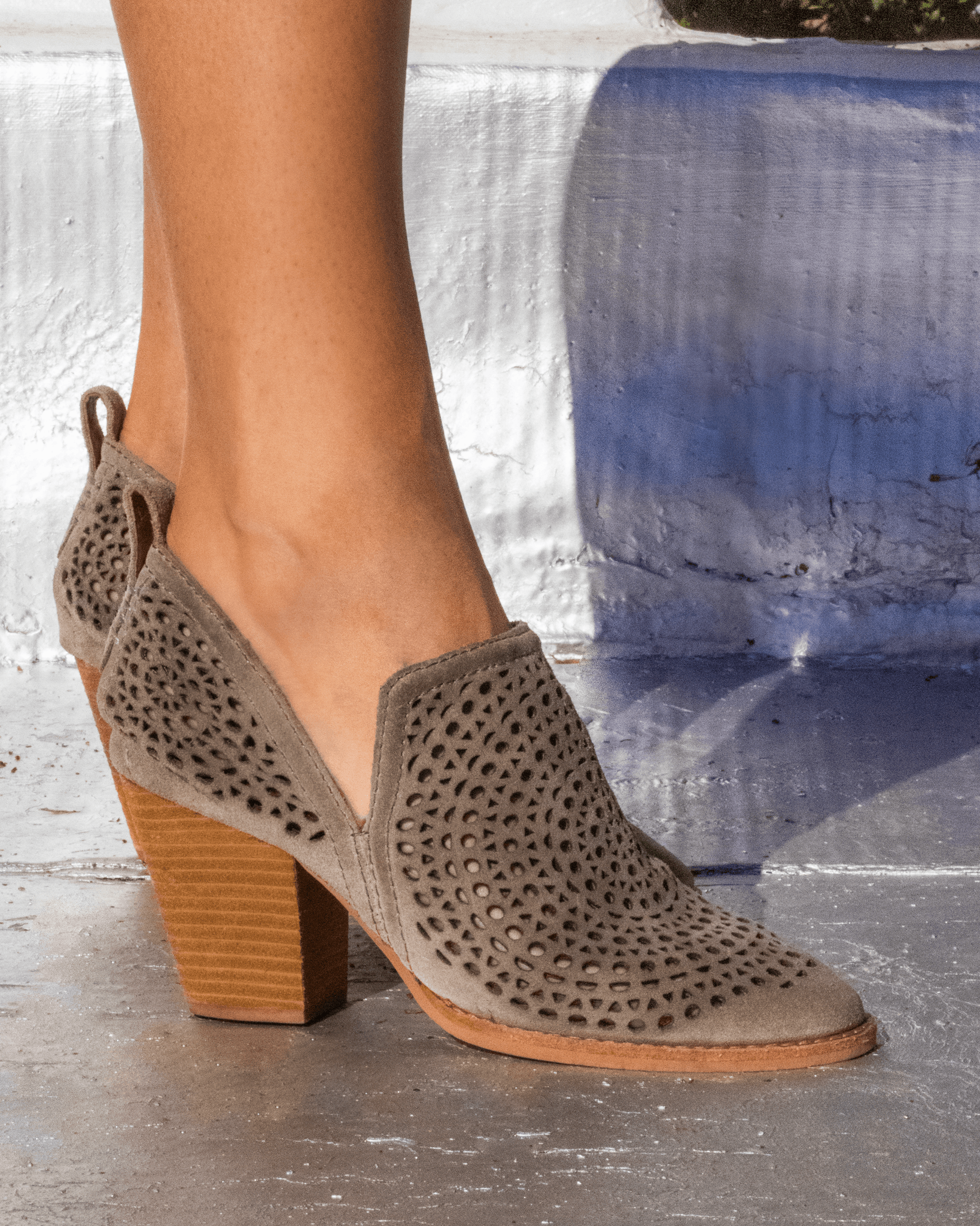 ROSALEE CUT TAUPE SUEDE