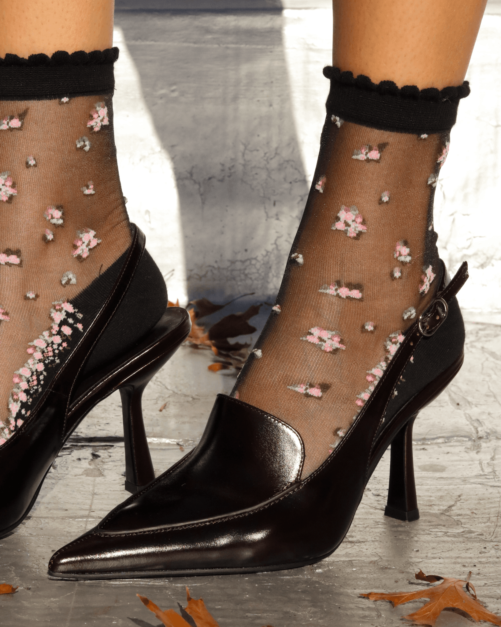 ACCLAIMED DARK BROWN