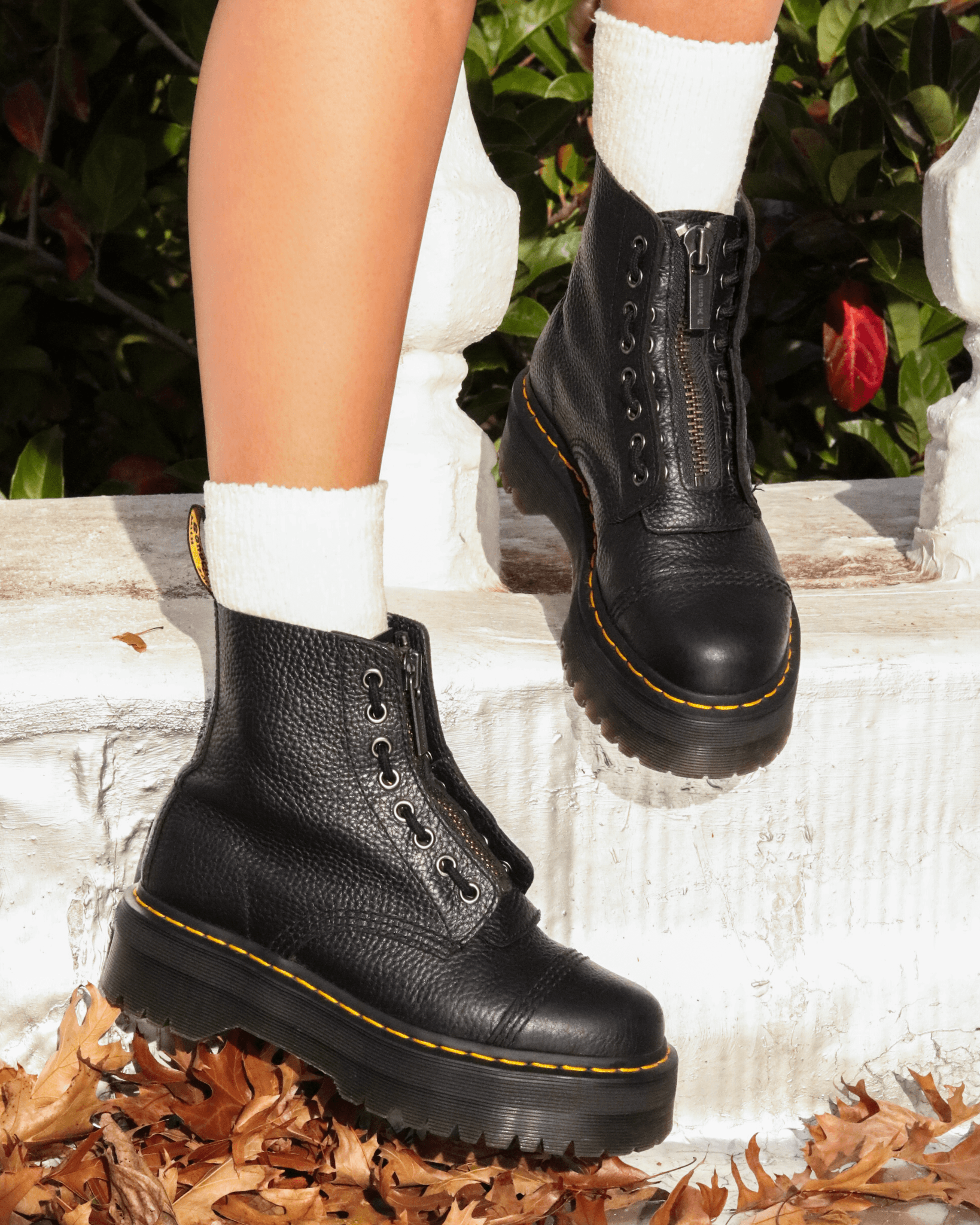 DR. MARTENS SINCLAIR BLACK MILLED LEATHER