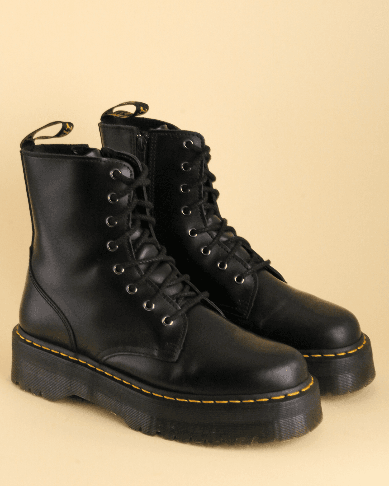 DR. MARTENS JADON BLACK SMOOTH UK 10 - Pre-Loved