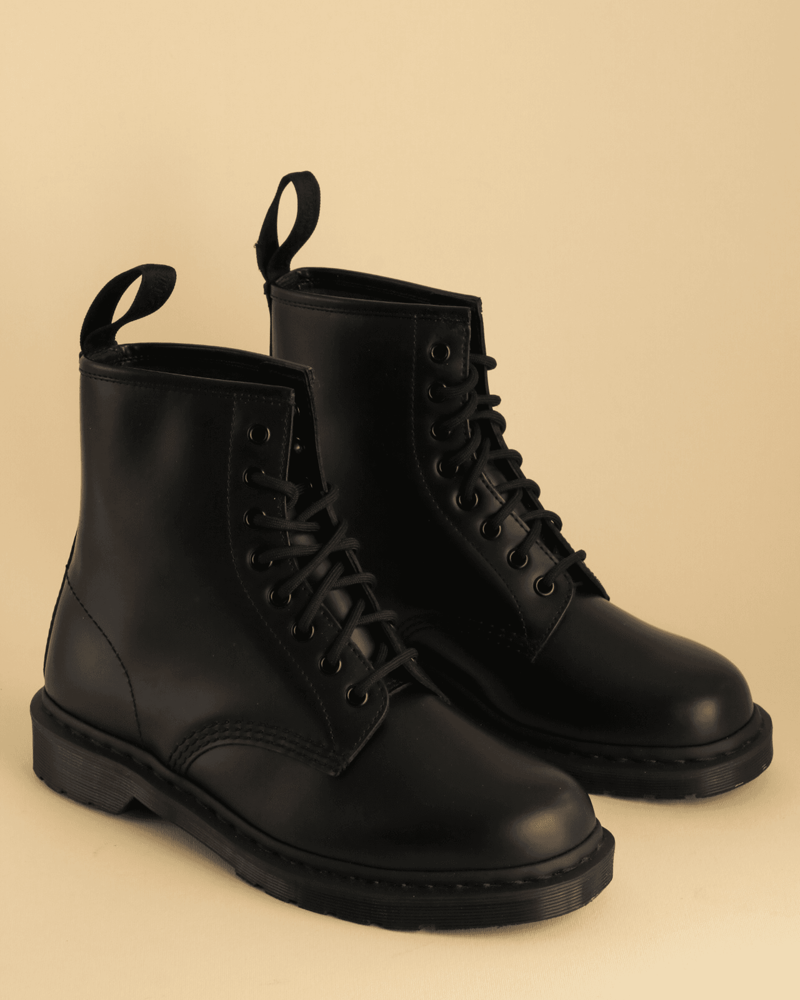 DR. MARTENS 1460 BLACK SMOOTH MONO UK 7 - store display