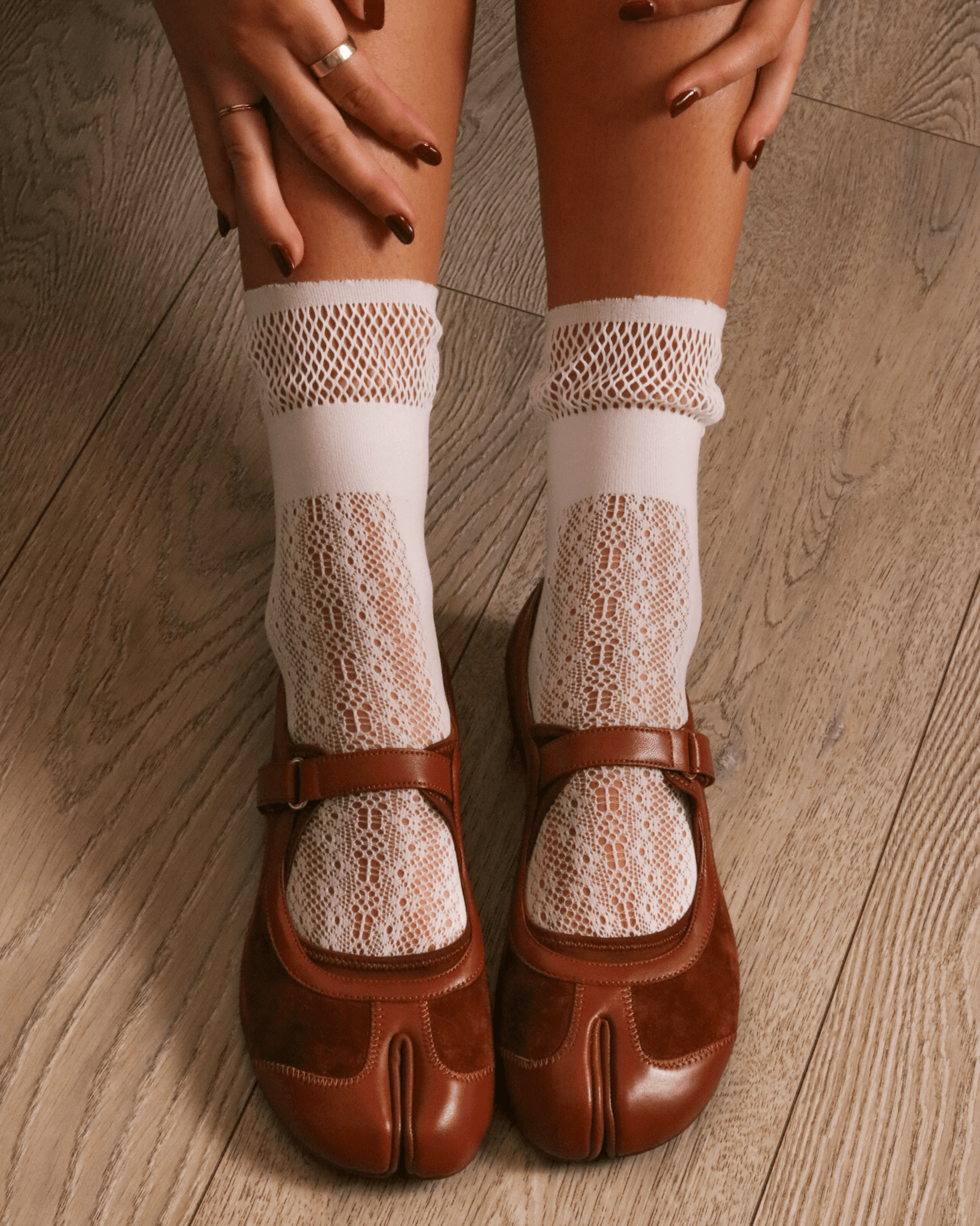 BAREFOOT LACE FRILL TOP WHITE SOCKS