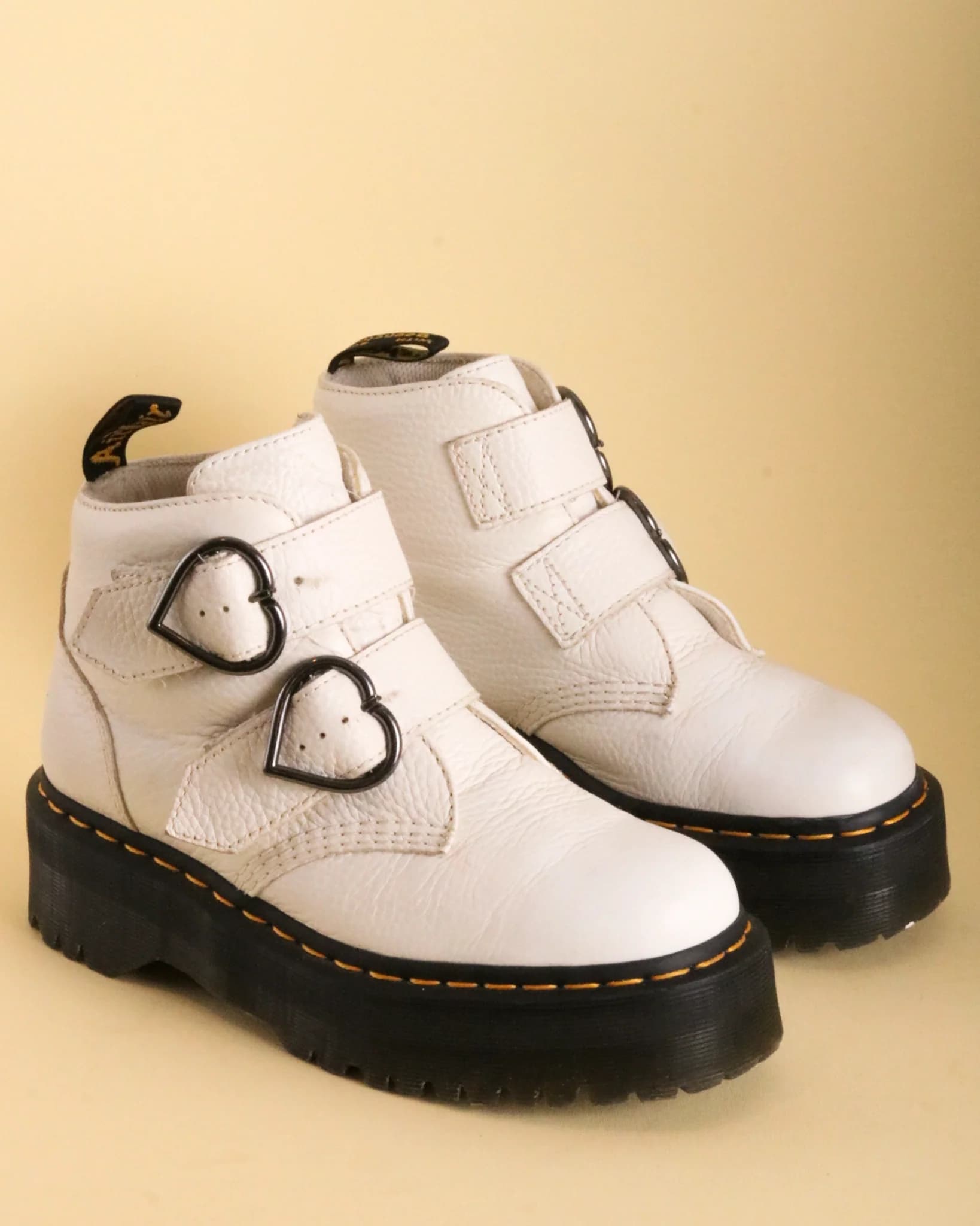 DR. MARTENS DEVON HEART WHITE UK 4 - Pre-Loved