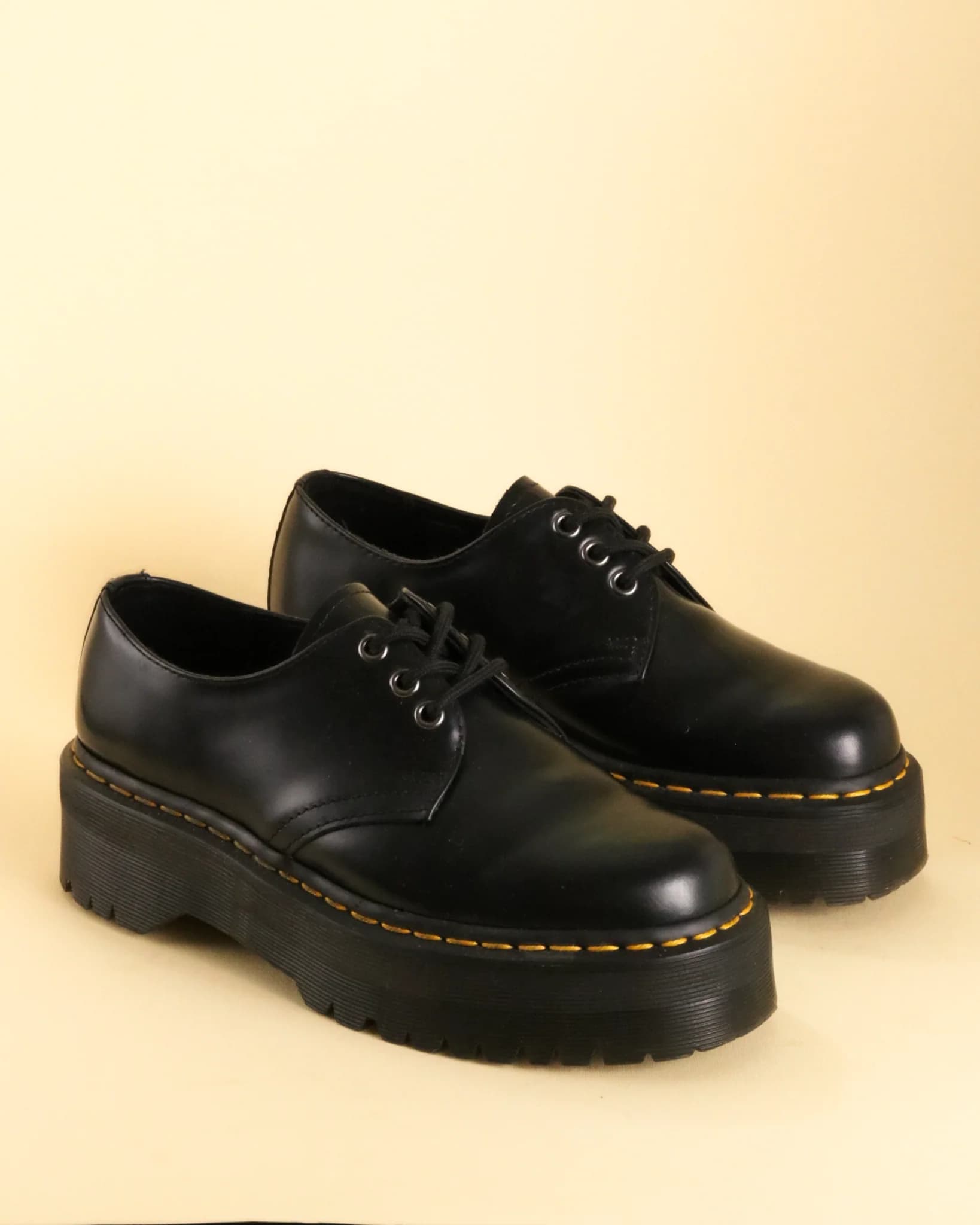 DR. MARTENS 1461 QUAD BLACK SMOOTH - UK 5 - Pre-Loved