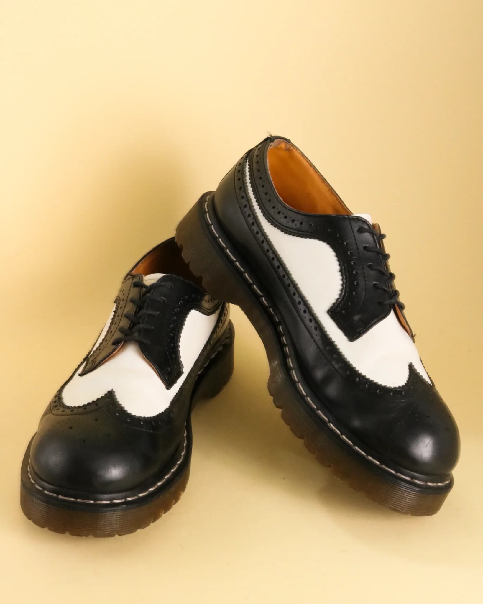 DR. MARTENS 3989 BLACK WHITE UK 10 - Pre-Loved