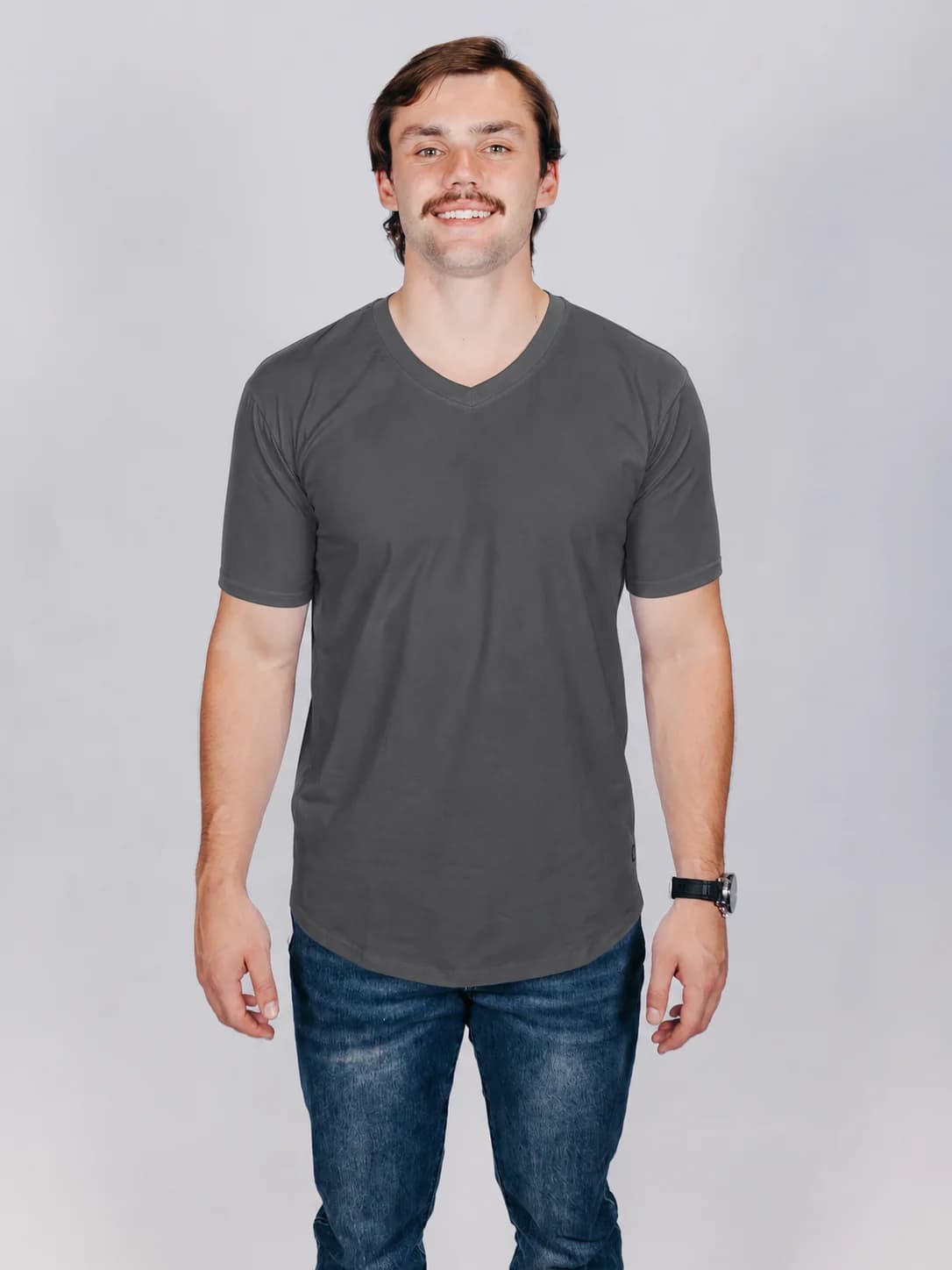 V-Neck | Carbon