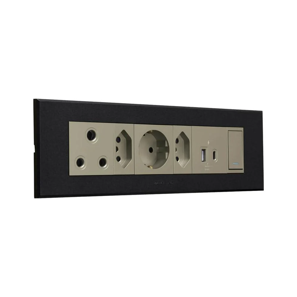 VETi 3 Aura Omni Cluster 2x USB + 2x V-Slim + RSA + Schuko Socket