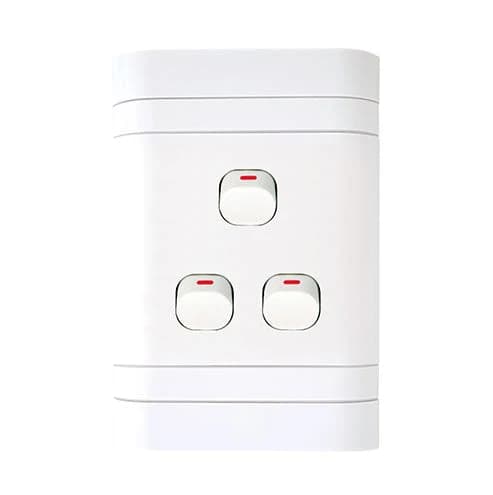 Lesco Cover Strip 3 Lever 1-Way Light Switch 4x2