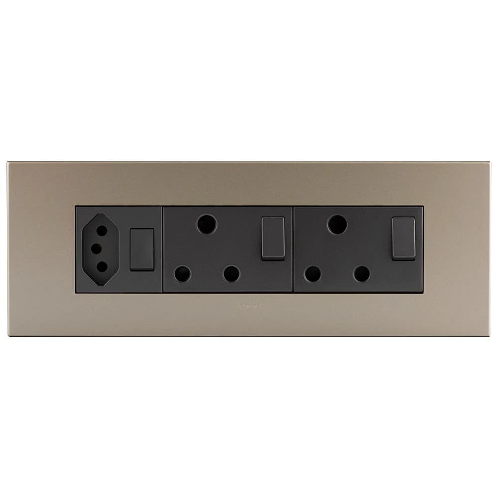 Legrand Arteor 8-Module Power Cluster V-Slim + 2 x RSA Sockets