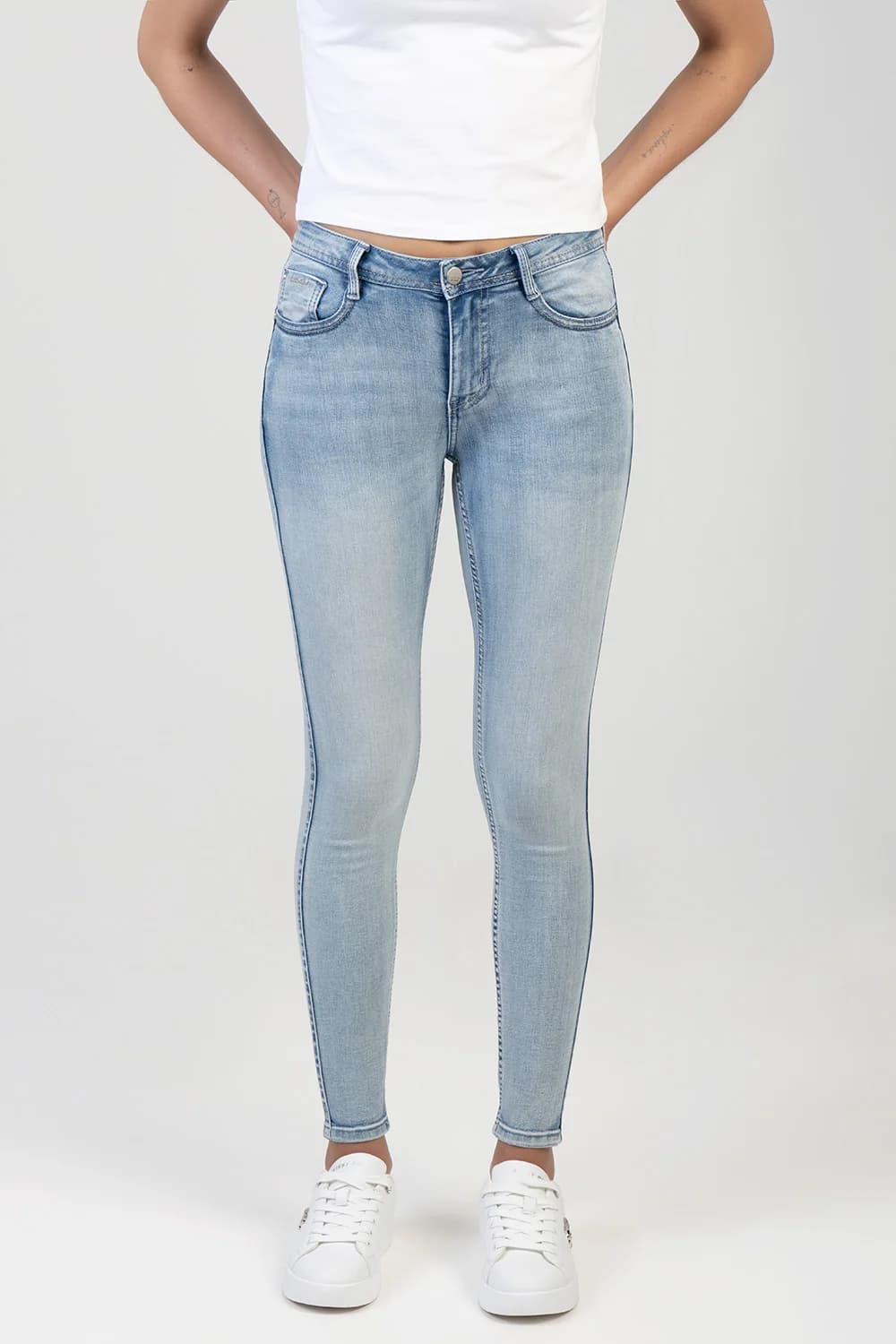 ZOEY SKINNY JEANS