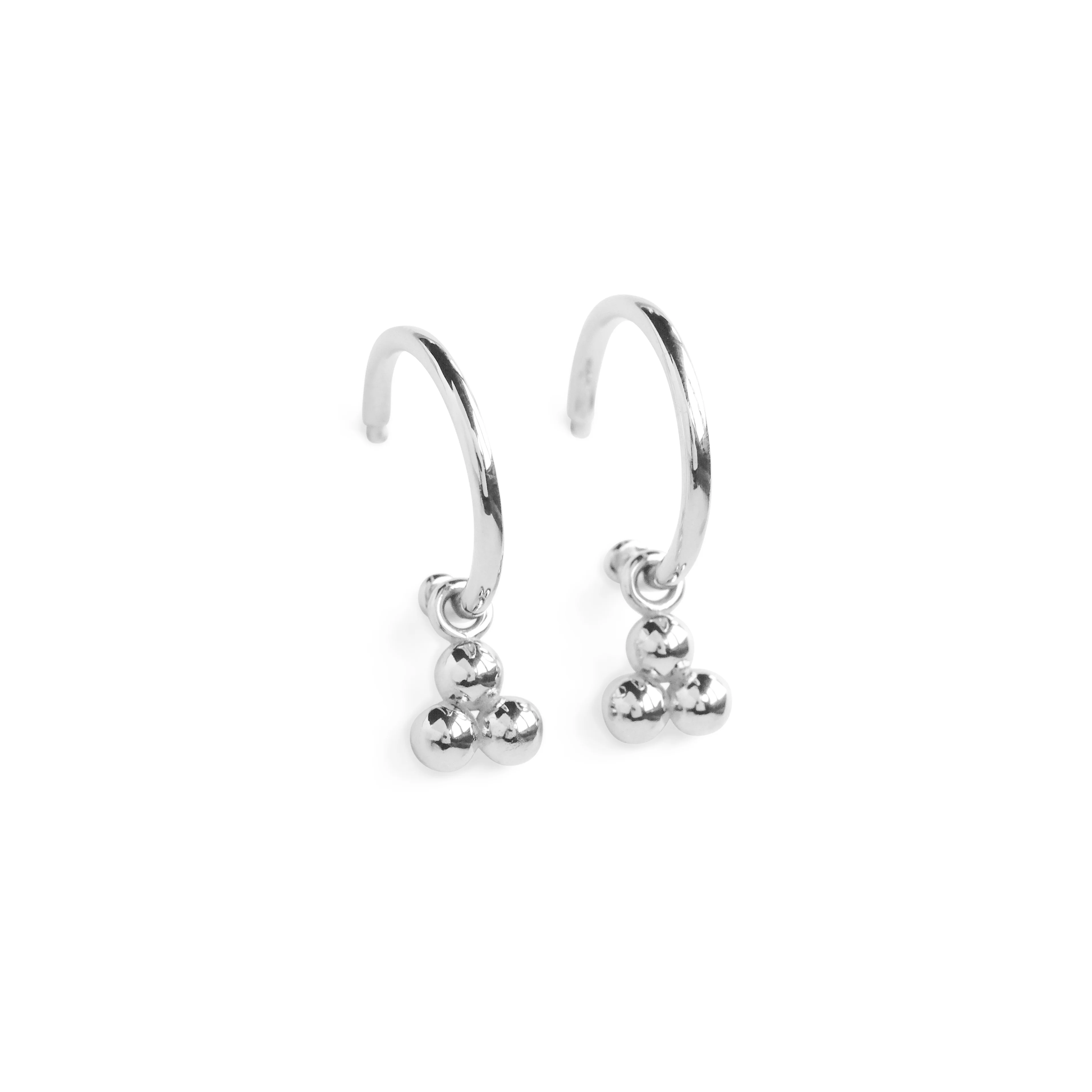 The Tres Charm Sleepers in Silver
