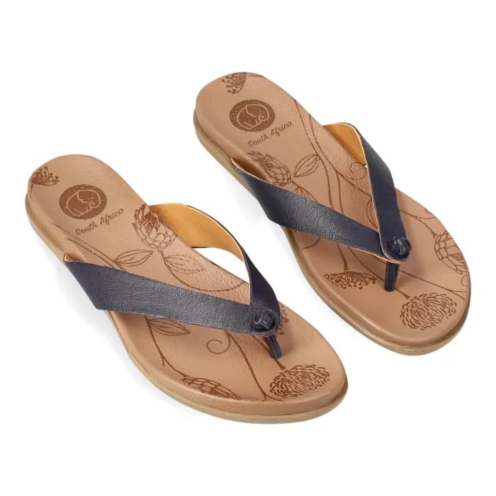 Chakane : Ladies Leather Sandal in Marine